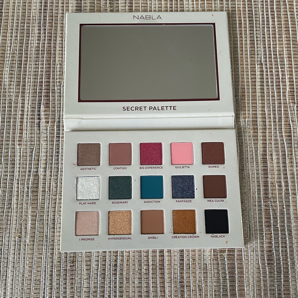 Nabla Secret Eyeshadow Palette